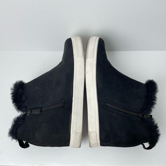 Torrid Faux Suede Fur Trim Sneaker Wedge Black
Ankle Booties 9.5WW - Picture 7 of 11